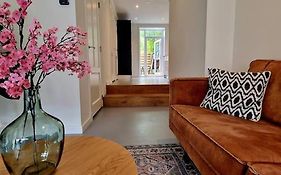 Beautiful Apartment In The Old Center Of Winsum